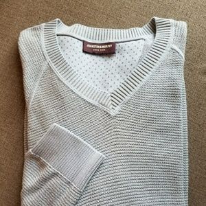 Johnston & Murphy XL Light Blue V-Neck Sweater